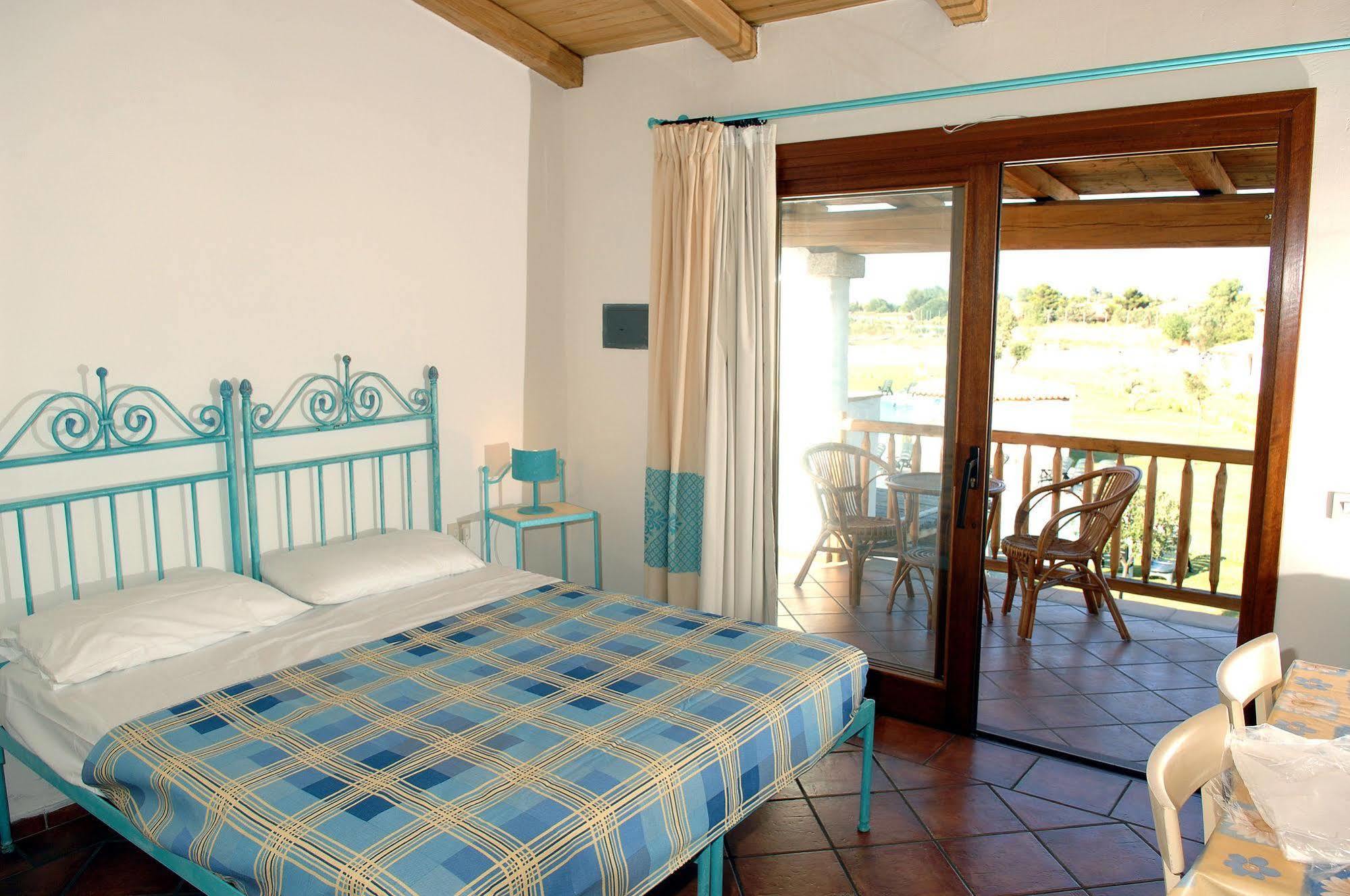 Le Tre Querce Aparthotel San Teodoro  Exterior photo