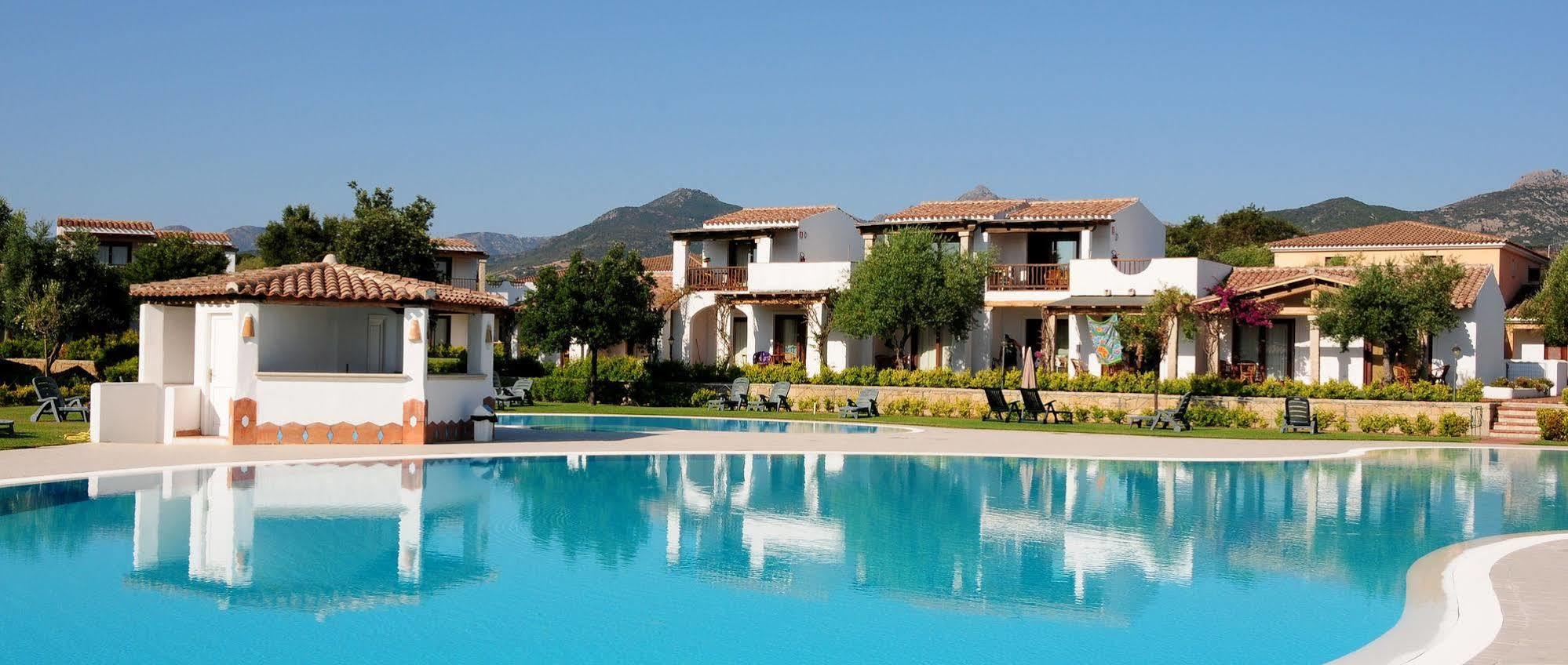 Le Tre Querce Aparthotel San Teodoro  Exterior photo